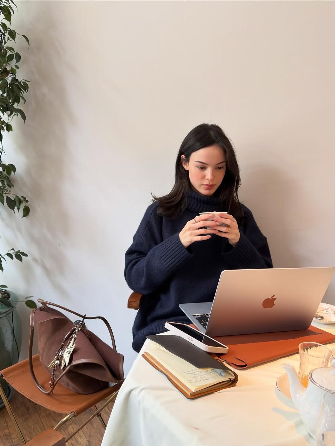A student in an online French lesson